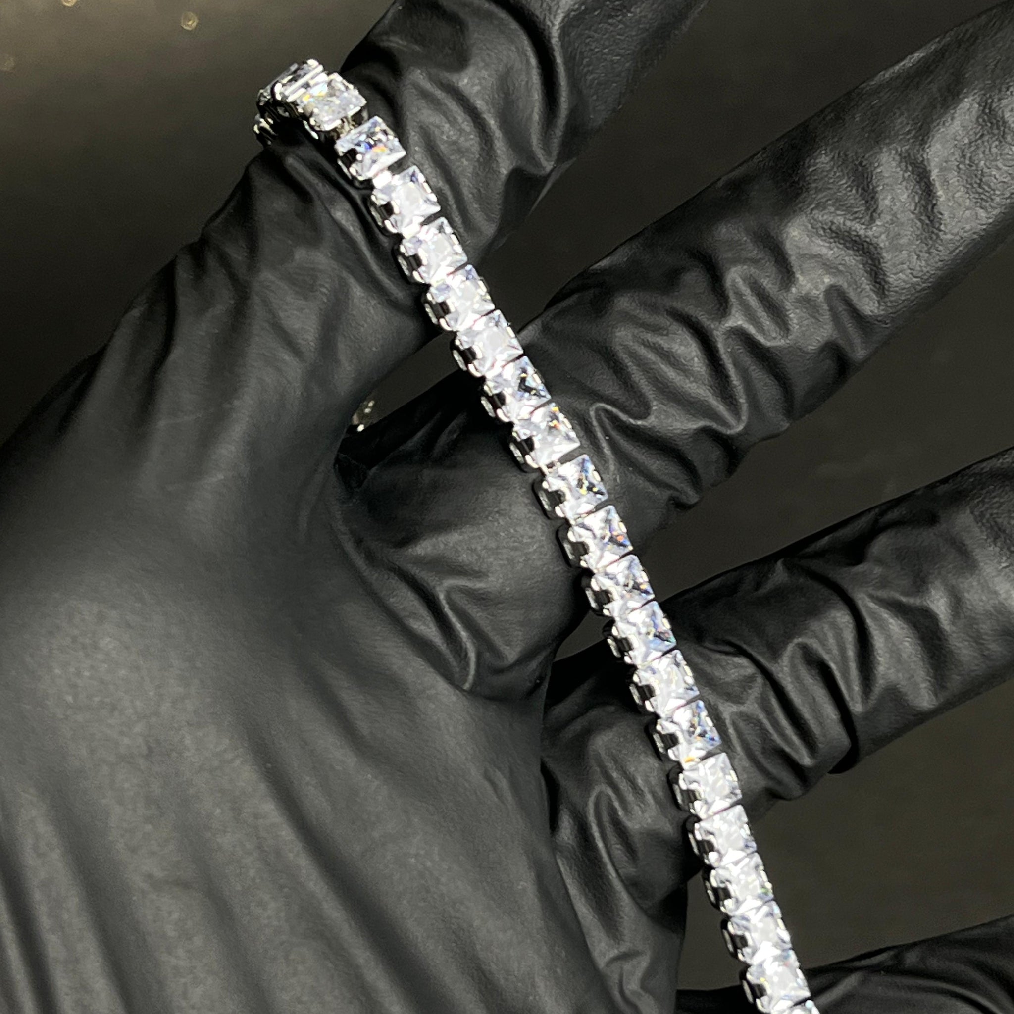 Elegant Shiny Round Shape Luxury Zircon Bracelet
